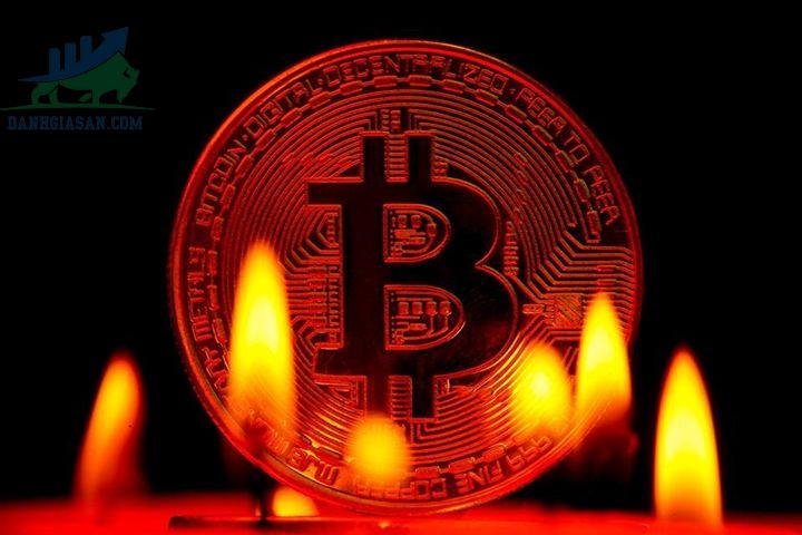 Giá Bitcoin hôm nay ngày 13/8/2021: Thị trường cháy đỏ, Bitcoin giảm sâu
