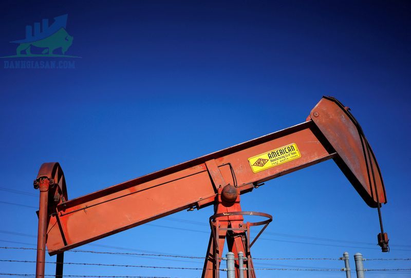 Giá dầu tăng cao nhưng nhà đầu tư lo ngại về sự lây lan của Omicron - ngày 21/12/2021