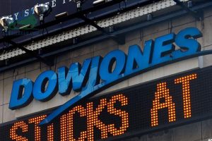 Dow Jones đóng cửa cao kỷ lục do các ngân hàng thúc đẩy - ngày 05/01/2022