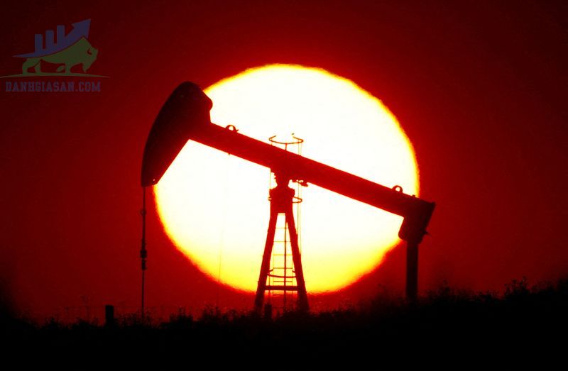 Dầu tăng 2% do Mỹ giảm giá dầu thô, đồng đô la yếu hơn - ngày 13/01/2022
