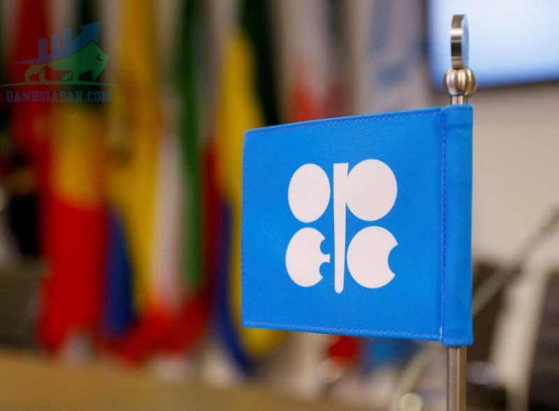 Giá dầu trượt giảm trước cuộc họp của OPEC + - ngày 01/08/2022
