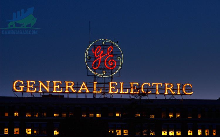Có nên mua cổ phiếu General Electric hay không?