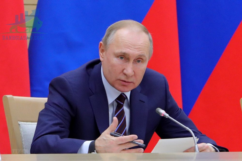 Putin cấm xuất khẩu dầu sang các nước thực hiện trần giá - Ngày 28/12/2022