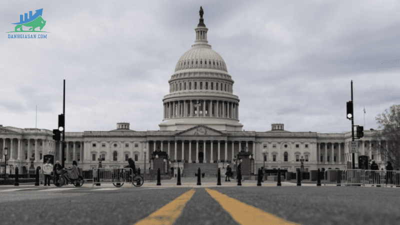 Hạ viện Mỹ thông qua dự luật tăng trần nợ