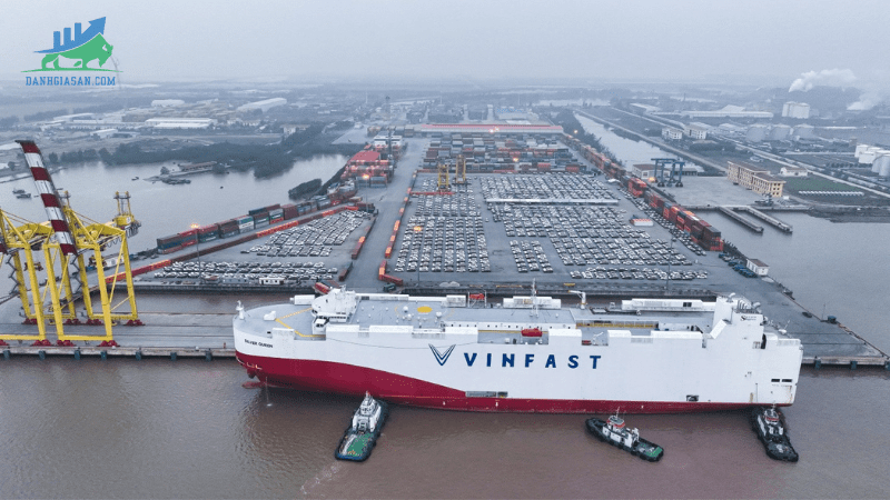 VinFast xuất khẩu lô xe điện thứ 2 đến Bắc Mỹ - ngày 17042023 (1)