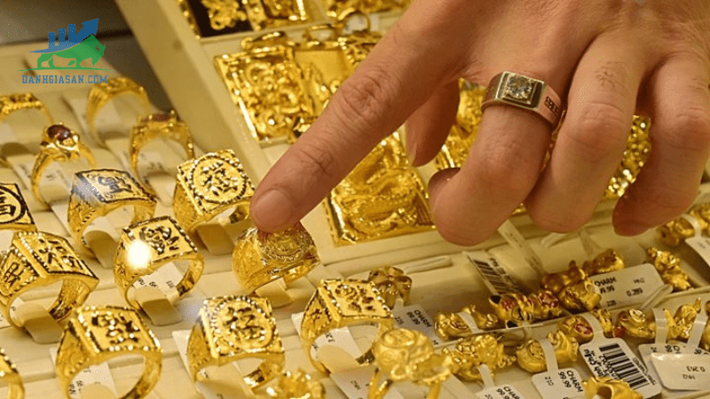 Cập nhật giá vàng trong và ngoài nước, vàng trụ vững trên ngưỡng cao - ngày 11052023 (1)