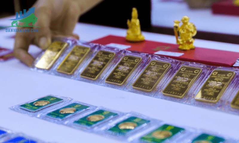 Cập nhật giá vàng trong và ngoài nước, vàng thế giới tăng nhẹ (1)