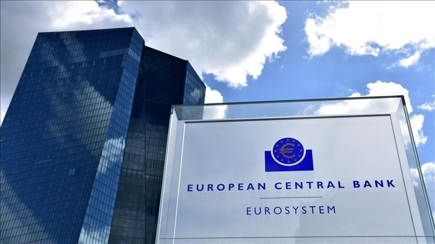 ecb giu nguyen lai suat