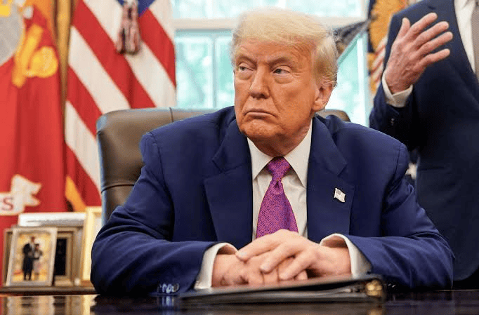 trump-hua-tra-5000-usd-cho-moi-nguoi-my-