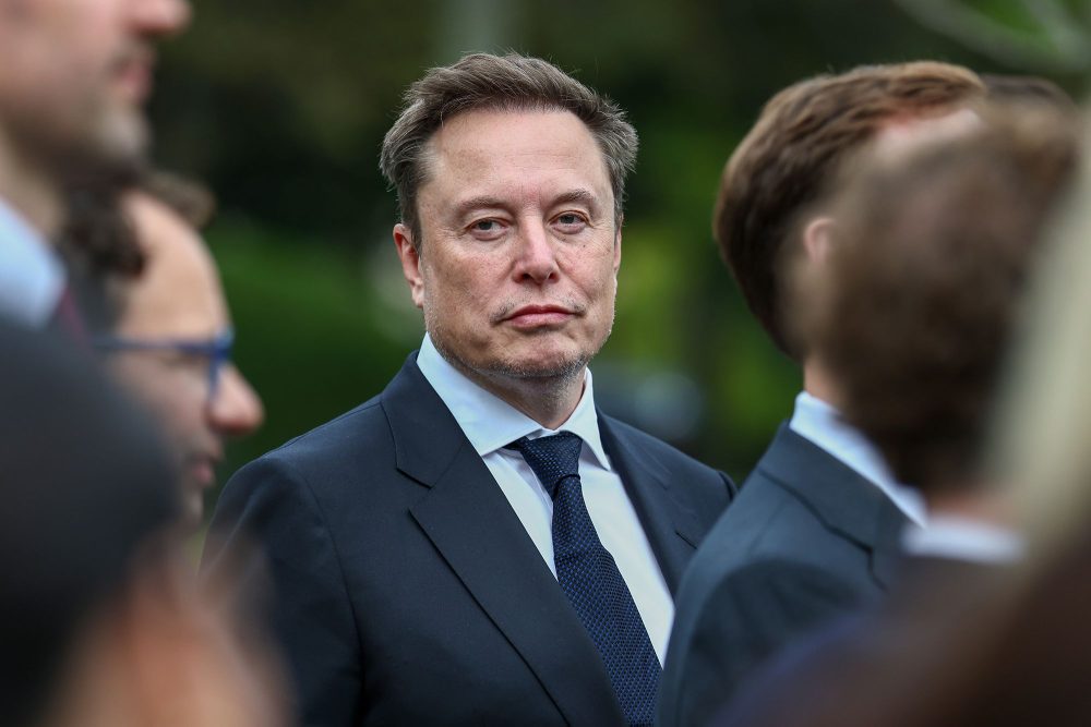 Elon Musk cho biet SpaceX da huy dong thanh cong 40 ty usd