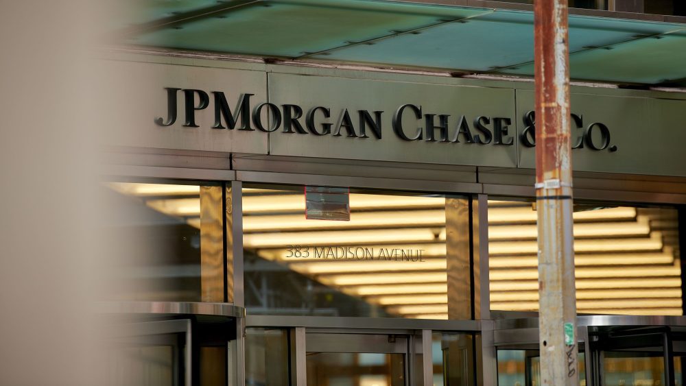JPMorgan bat ngo truot loi nhuan quy 3