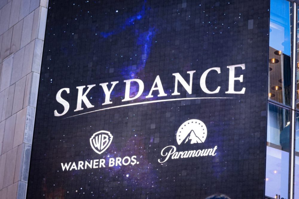 Paramount-hoan-tat-mua-lai-Warner-Bros