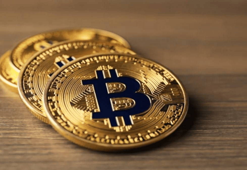bitcoin-vuot-82000-usd