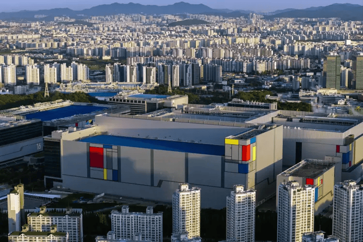 samsung-lap-ky-luc-doanh-thu-va-loi-nhuan-hoat-dong-quy-iii